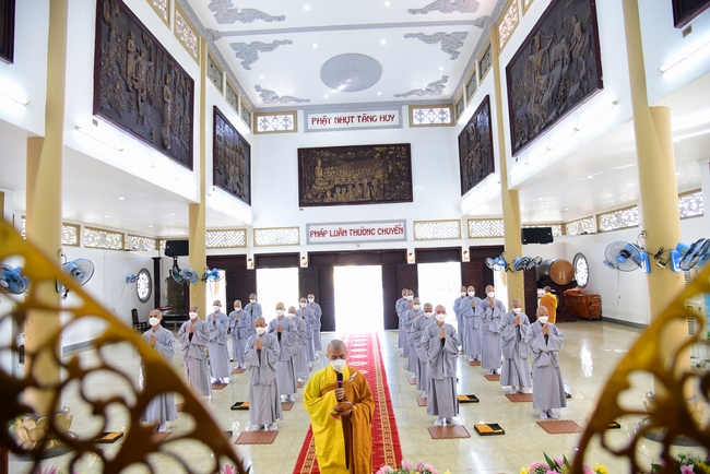 Lễ truyền giới Sa di Phương Trượng